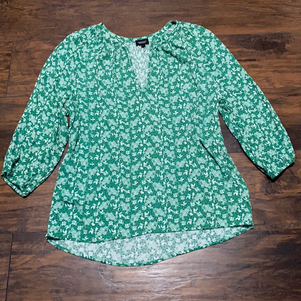 Jones & Co green high low top, size large